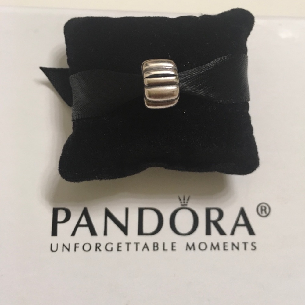 Pandora Ribbed Clip - Picture 3 of 3